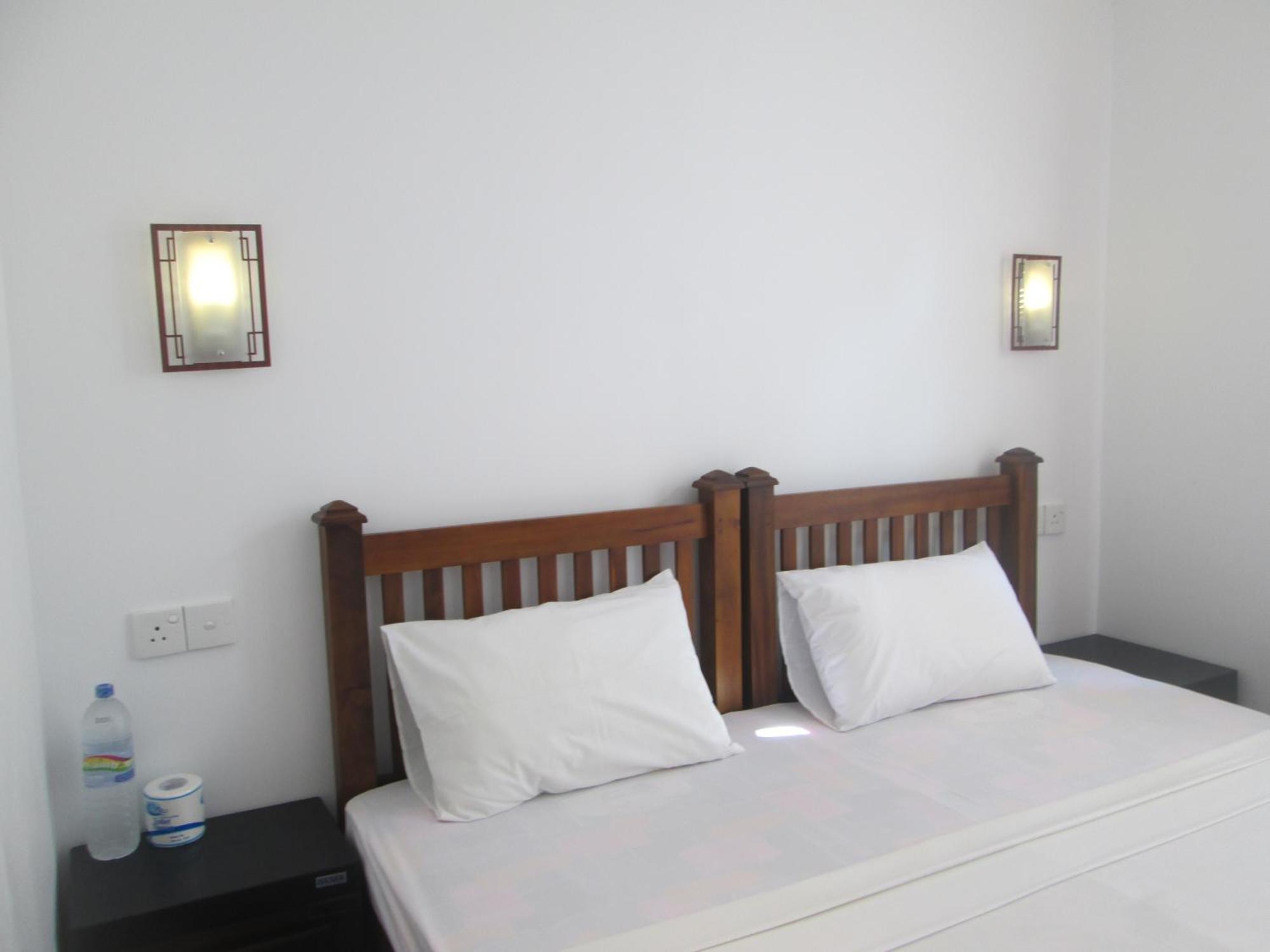 Bay Reach Home Stay Weligama Bagian luar foto