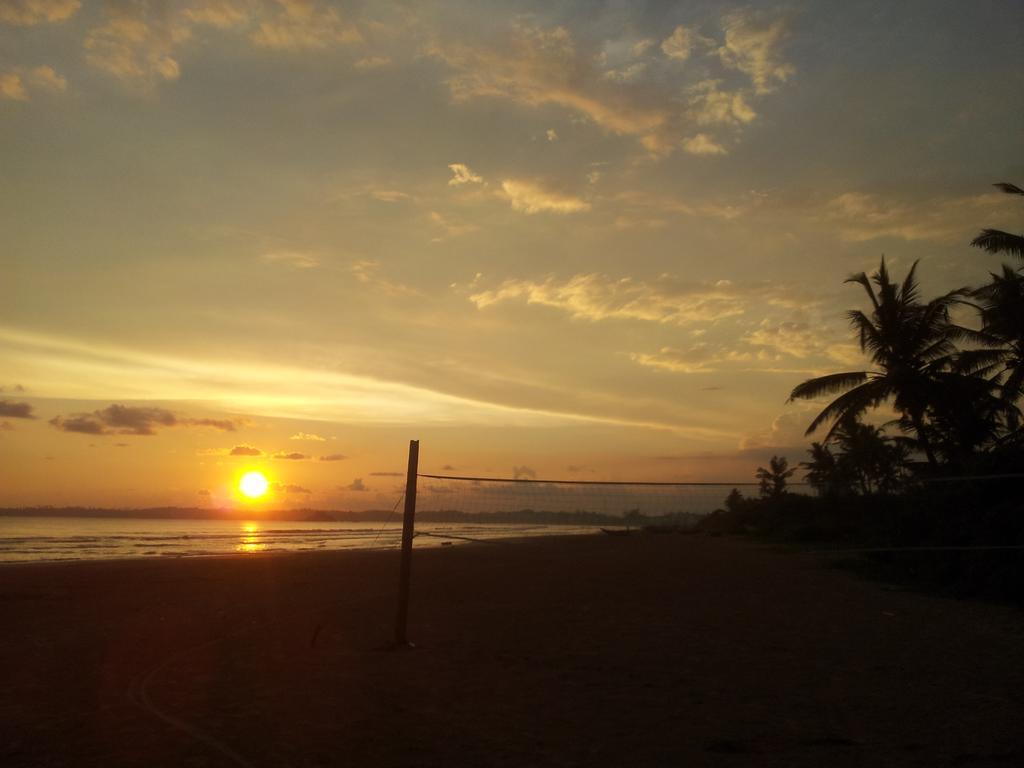 Bay Reach Home Stay Weligama Bagian luar foto