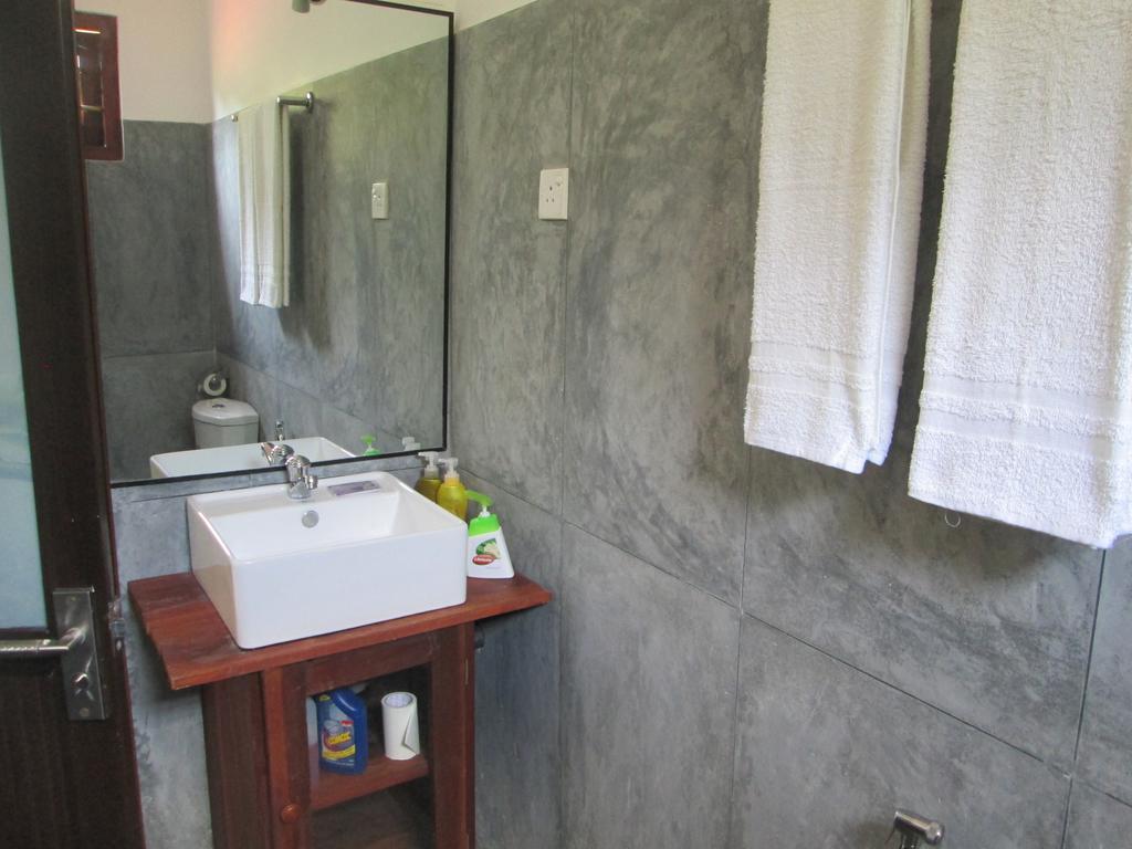 Bay Reach Home Stay Weligama Bagian luar foto